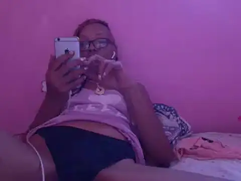 Ladyzee25 webcam