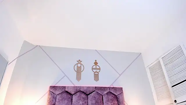 aurora_collinss_ webcam