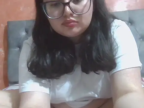 DearestKittyKat webcam