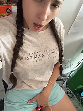 LittleDoll___ webcam