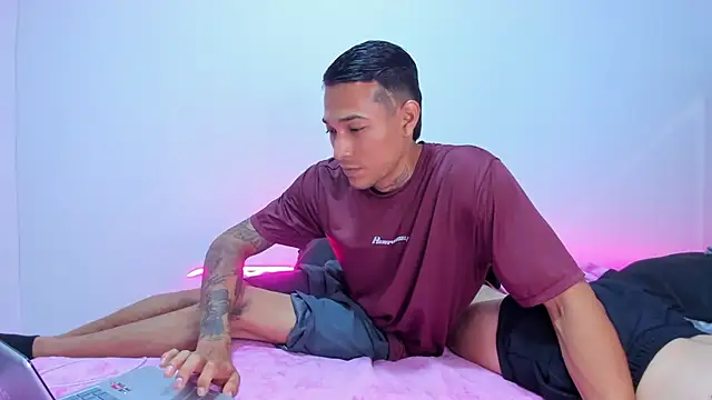 Hana_and_Zeta webcam