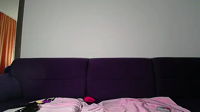 Julianna68 webcam