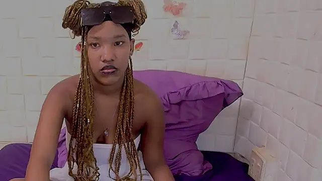 EroticSexyPrada webcam