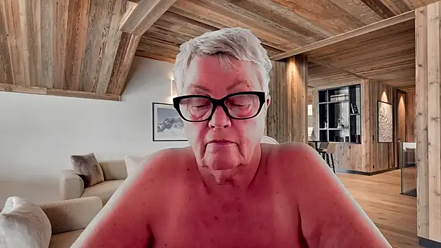 Mystery-Grandmother webcam