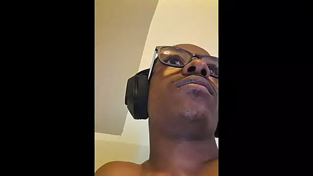 hormoneactivated webcam