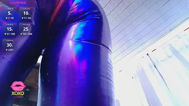 LatexDevil_Blondie webcam