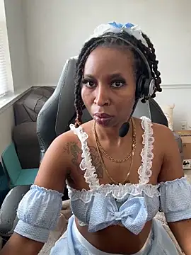 LeyaHoneybuns webcam