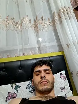 Handsomeboy3344 webcam