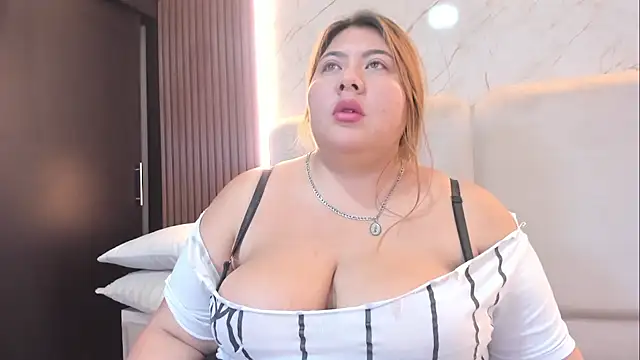 TiffanyMonrow webcam