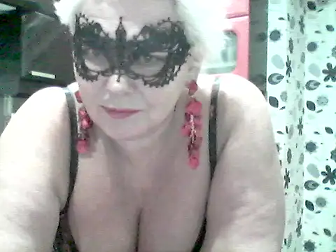 lisa_suzie - Lisa_Suzie's free webcam - UK Sex Cams