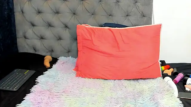 nahiroby_ebony webcam