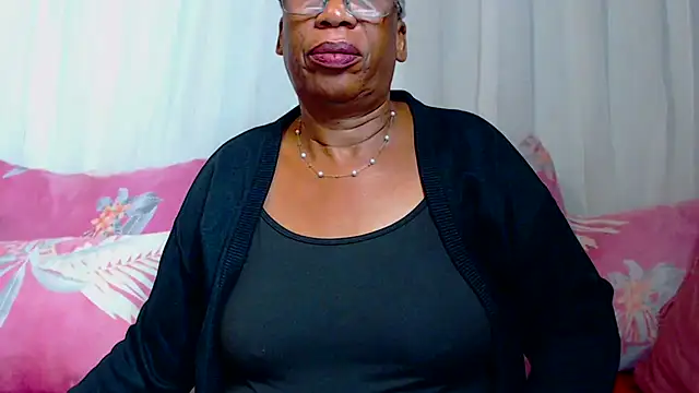 freakyassnwildx (Ask my age) - help me pay 4 my grandsons trnsp nd fees