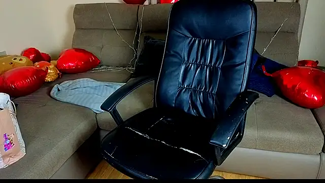 WhiteWingsDoll webcam