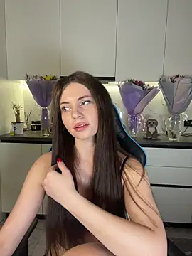 Curly Lara (CurlyLara)