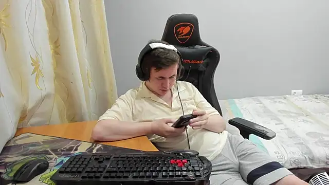 iliaskrislove - Iliaskrislove's free webcam - UK Sex Cams