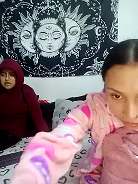 abby_n_emily Live Webcam on Stripchat