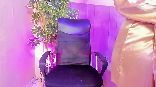 Ashley_Beaomunt webcam