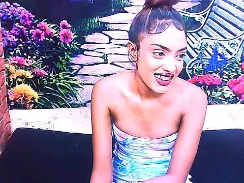 IndianPretty14u2Luv webcam