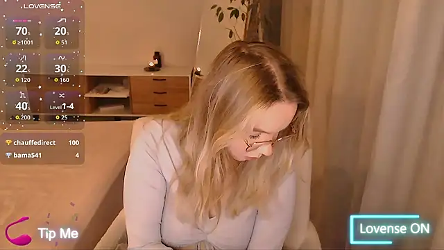 PolinaXXXXJones webcam