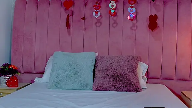 EMILYJOHNSON01 webcam