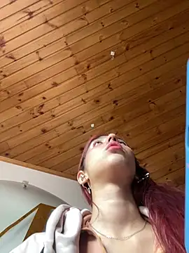 Maraia_pink18 webcam