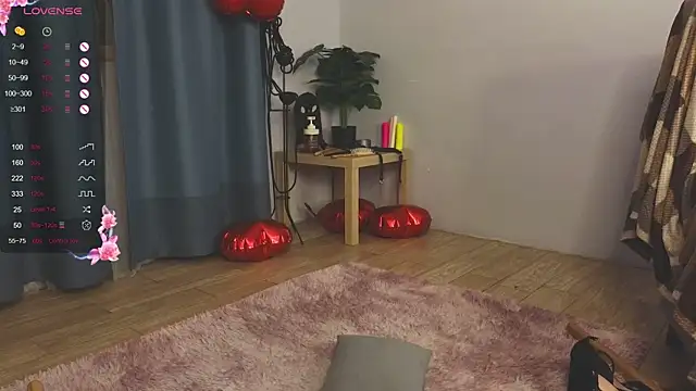 laracroftmansion - Laracroftmansion's free webcam