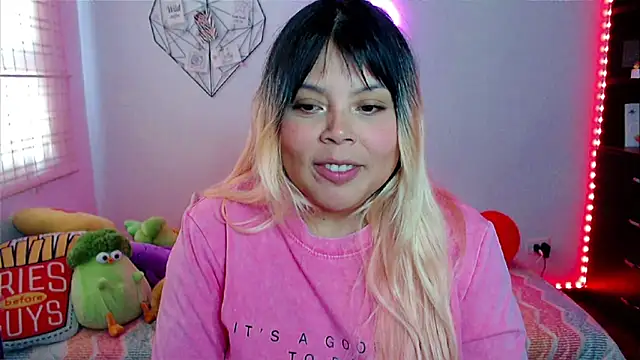 EllieMoonX webcam