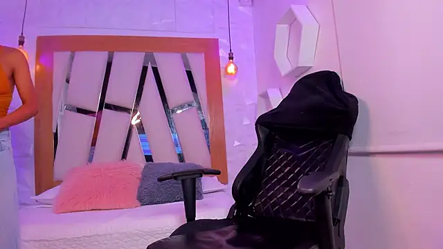 Bella_Miller1_ webcam