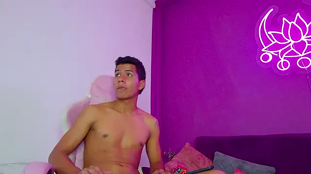 Noah_Greenhartt webcam