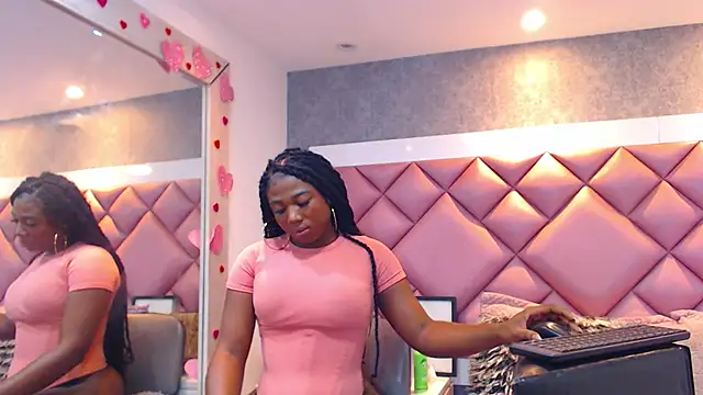 Thegreatonelady webcam