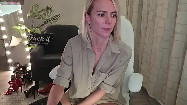 YourMarthaMayer webcam