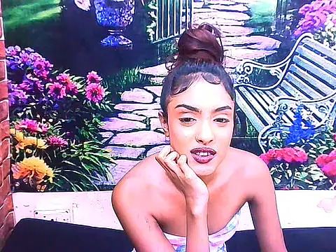 IndianPretty14u2Luv webcam