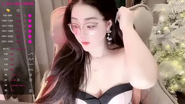 Monica-666888- webcam