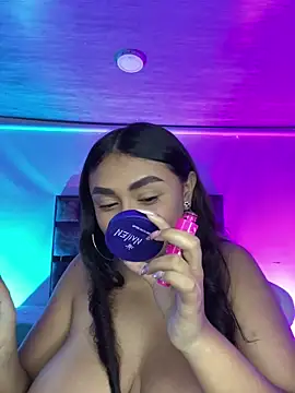 Webcam Model (michell_boobs_)  is live.Free join now!