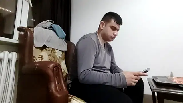 yakisiklisikici - YakisikliSikici's free webcam - UK Sex Cams