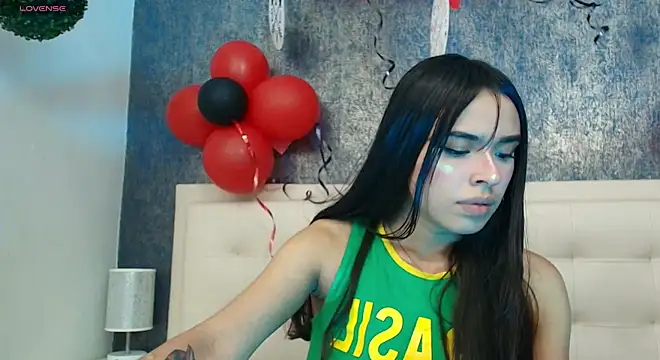 Cloeandtyfanny webcam