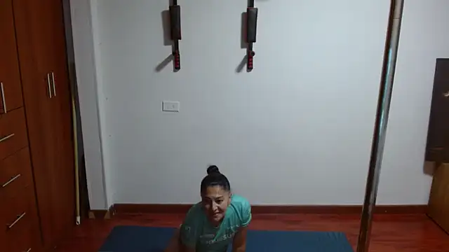 Anitta_muscle webcam