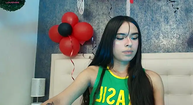 Cloeandtyfanny webcam