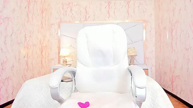 Emily_Whinfre webcam