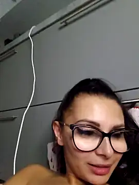 hiddendesirexo01 - HiddendesireXO01's free webcam - UK Sex Cams