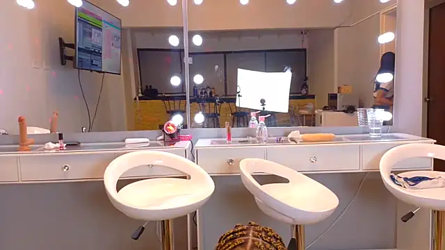 chocolatecrememia - Chocolatecrememia's free webcam