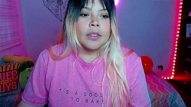 EllieMoonX webcam