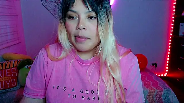 EllieMoonX webcam
