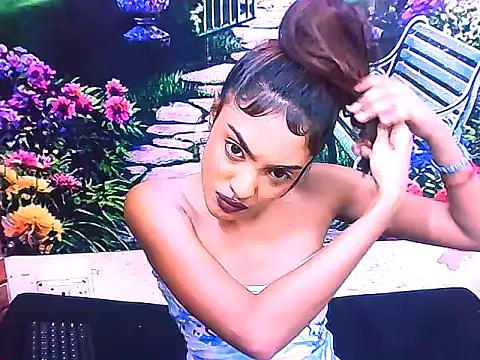 IndianPretty14u2Luv webcam