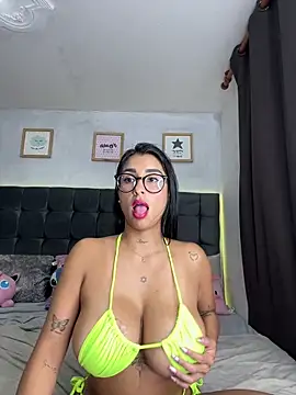 lovely_violet13 webcam