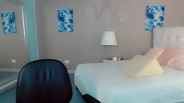 _Maddison_Ivanova_ webcam