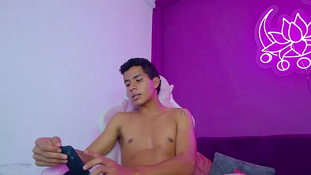 Noah_Greenhartt webcam