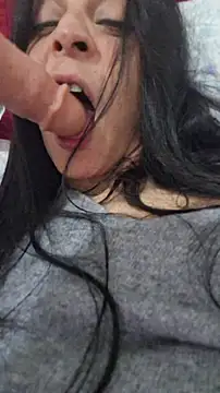 Viola43 Live Webcam on Stripchat