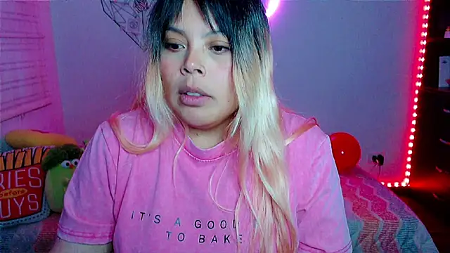 EllieMoonX webcam