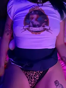 mmmminaDarling webcam